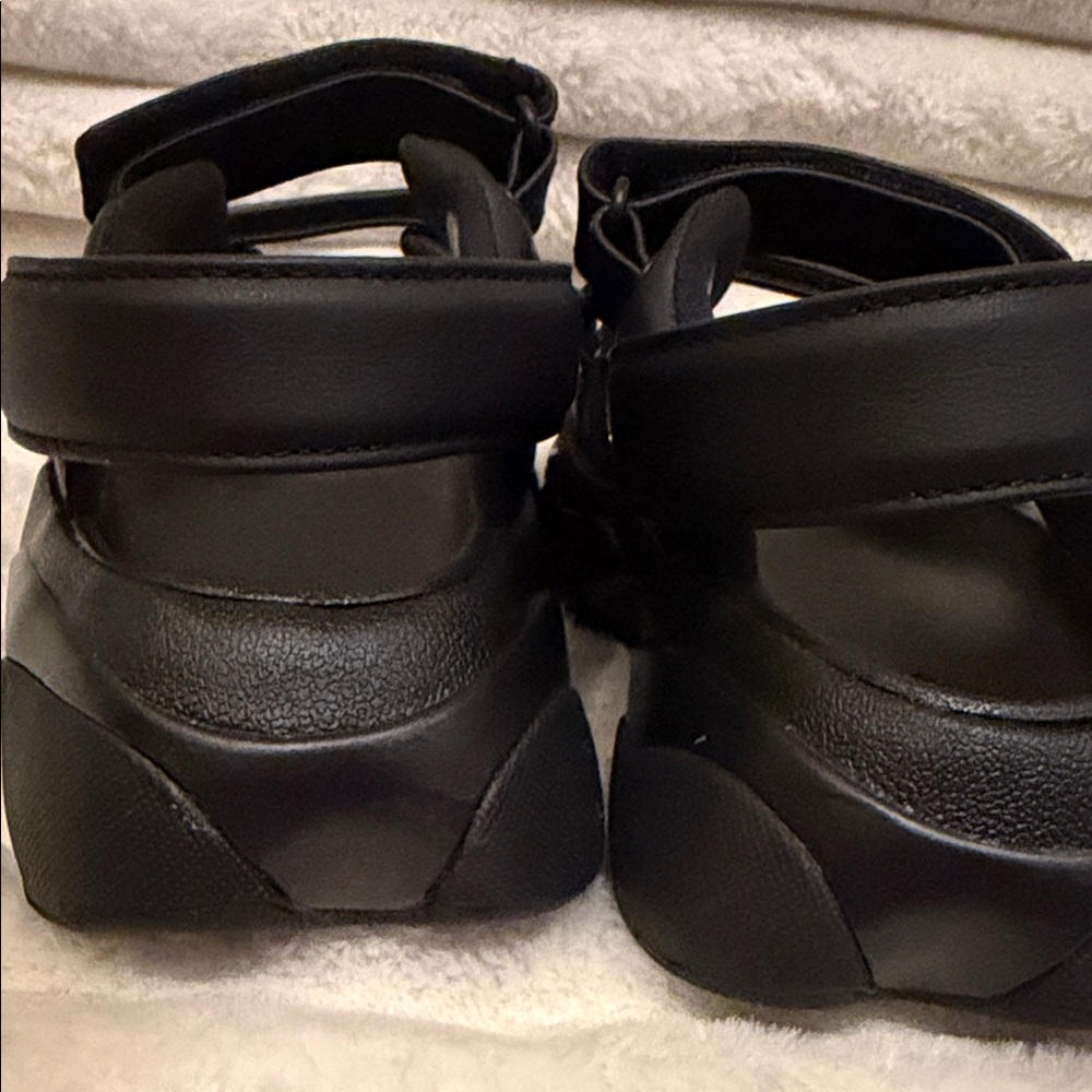 Jordan Black Sandals with Gold Logo - Picture 5 of 7
